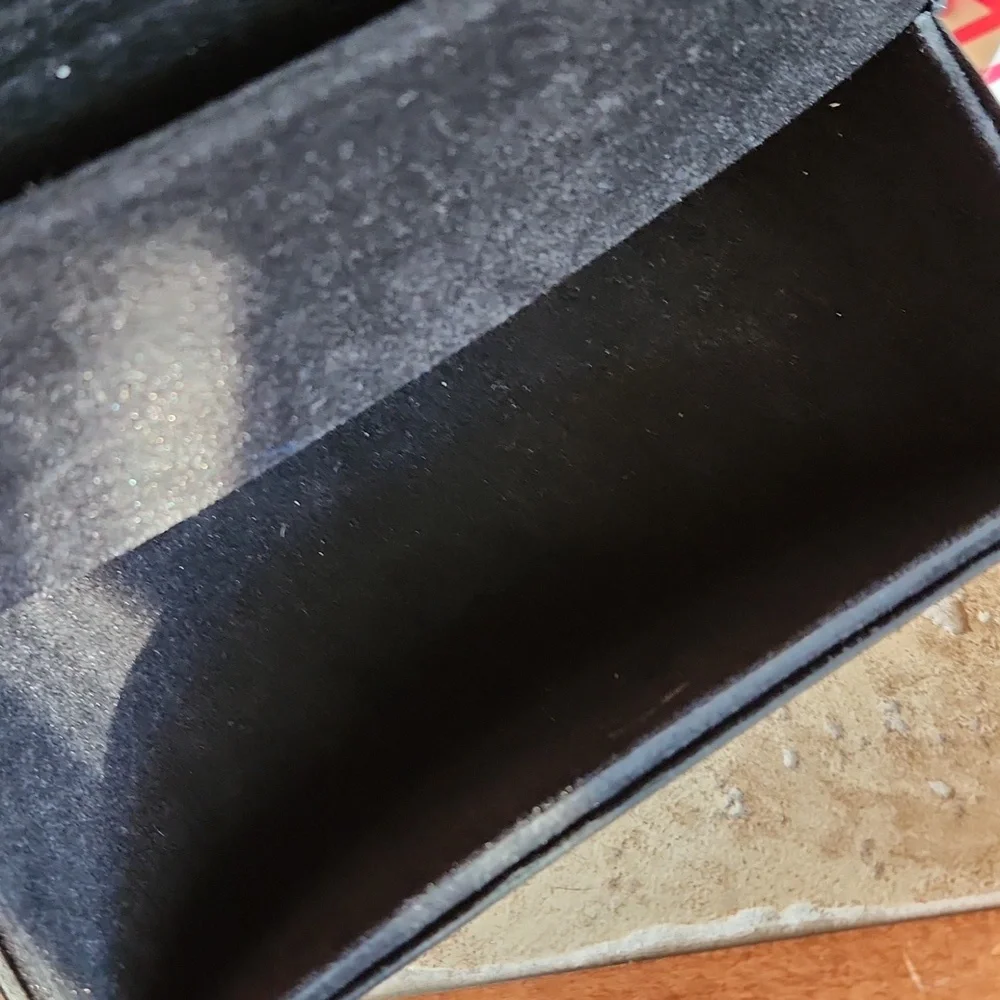 Marc by Marc Jacobs black hard shell eyeglass/sunglasses holder - Picture 8 of 11